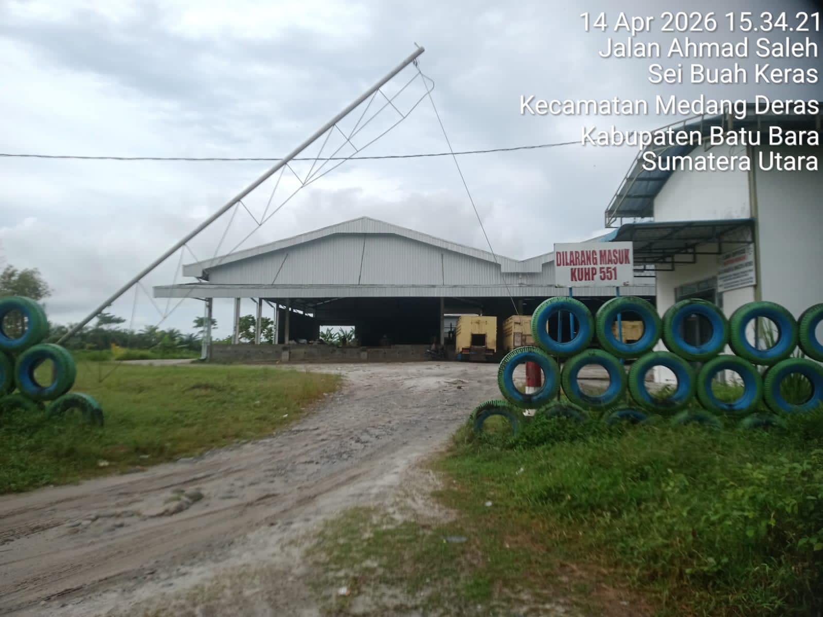 Prof. Sutan Nasomal Desak Presiden Prabowo Instruksikan Kepala Daerah Libatkan Swasta Perbaiki Jalan Rusak