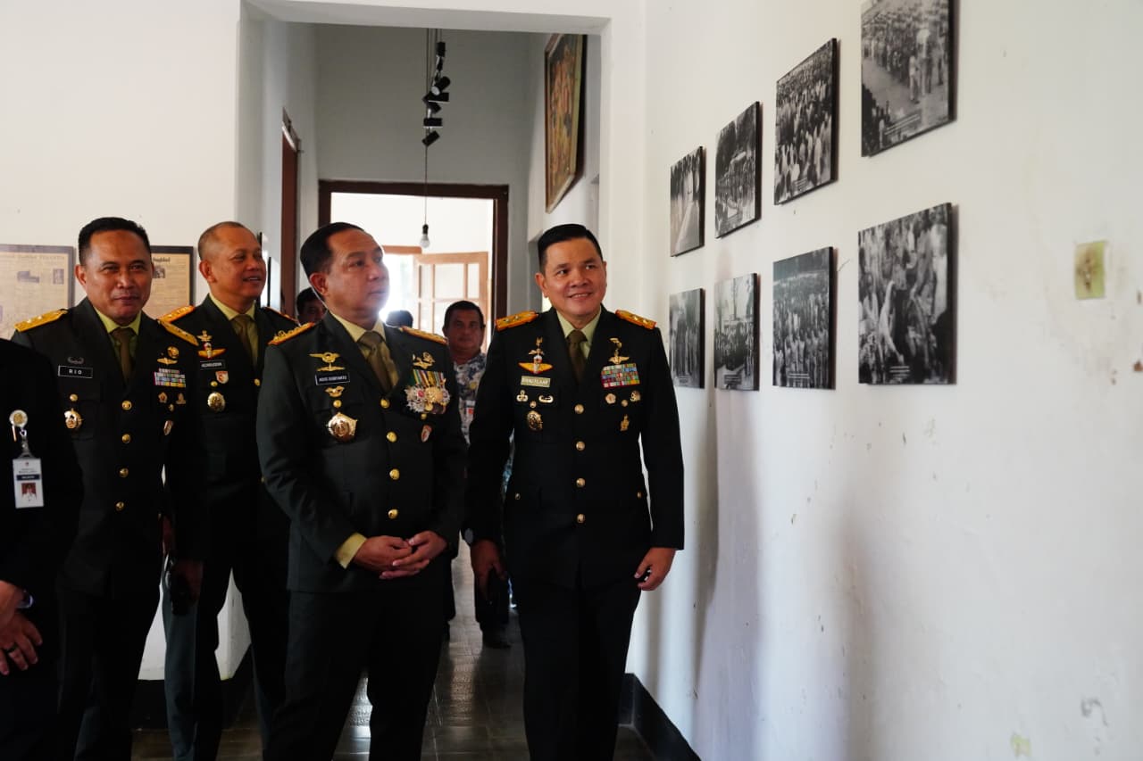 Panglima TNI Kunjungi Museum Diponegoro dan Museum Jenderal Sudirman di Magelang