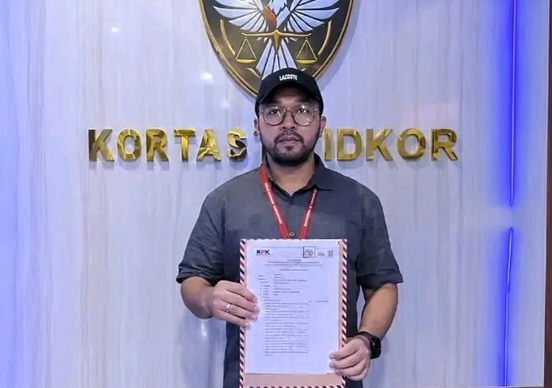 Stevanus Febyan Babaro Resmi  Laporkan Direktur Utama PLN Darmawan Prasodjo Ke Kortastipidkor Polri