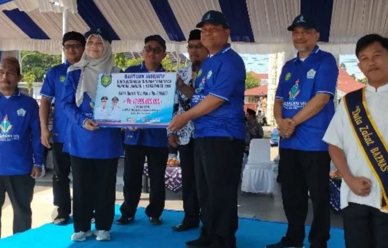 Bupati Lucky Hakim Gelontorkan Dana Hibah 13 M Untuk 3.611 Guru MDT