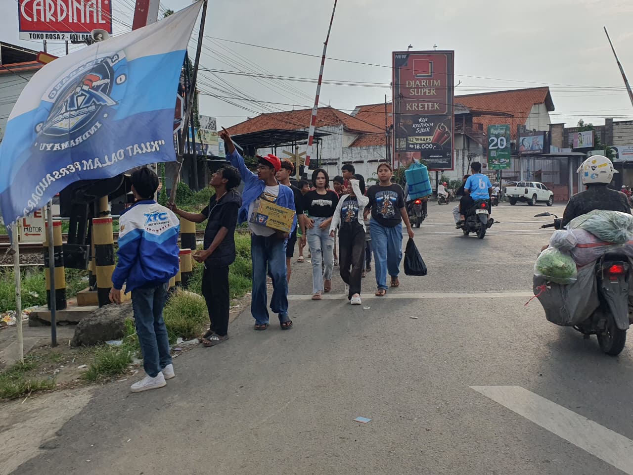 Xtc 09 Jatibarang Indramayu Gelar Bagi Takjil Di Bulan Suci Ramadhan