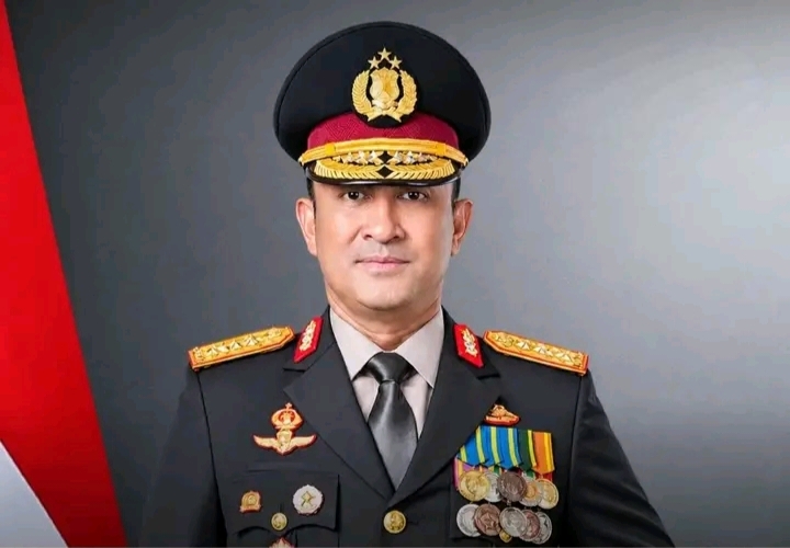 Kapolri SAYUDI : POLISI BERSAMA MASYARAKAT, Datang Ke Kantor, Menemukan Pertolongan, Bukan Kerumitan