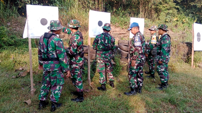 Personel Jajaran Kodim 0808/Blitar Gelar Latihan Menembak Senjata Ringan Semester I
