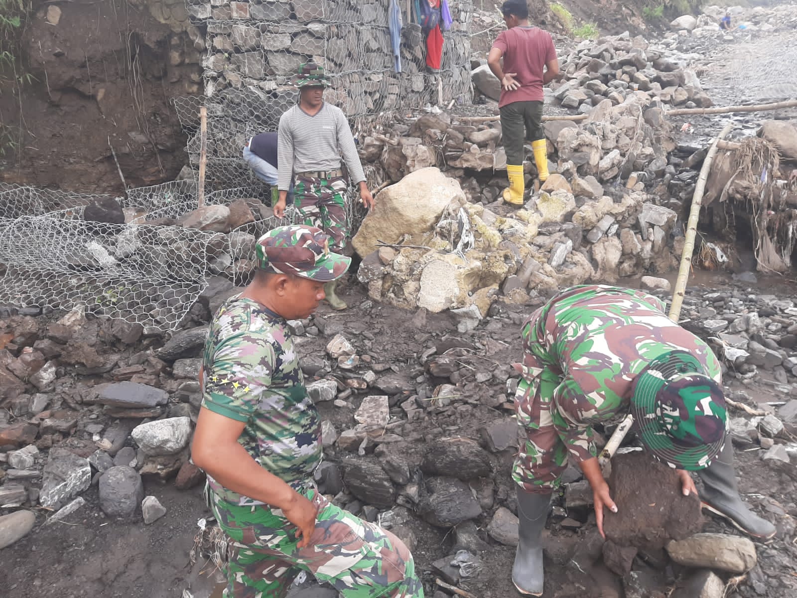 Mitigasi Bencana, TMMD Sengkuyung II Kodim Brebes Percepat Pembangunan Talud dan Penguatan Tebing Sungai