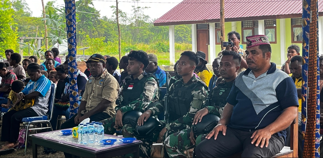 Kelulusan Siswa-Siswi SMP di Distrik Jagiro, Teluk Bintuni, Berlangsung Penuh Haru Bersama Satgas Yonif 410/Alugoro