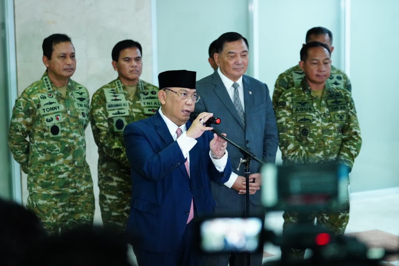 Panglima TNI dan Menhan RI Hadiri Raker Bersama Komisi I DPR RI