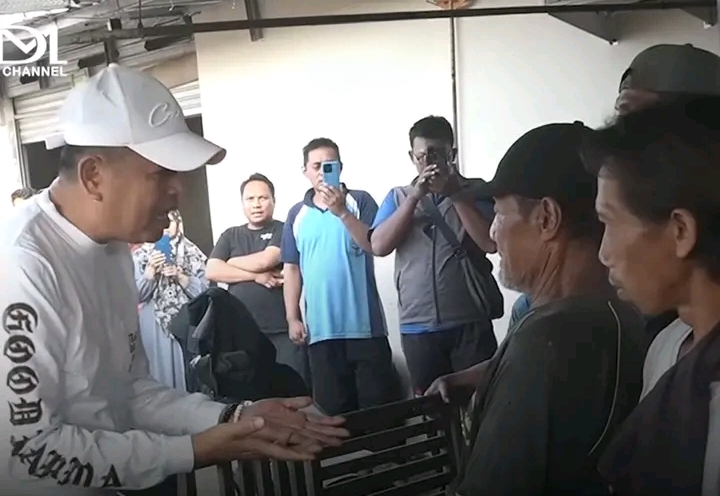 KDM Beri Solusi Untuk Pekerja Bongkar Muat Pasir