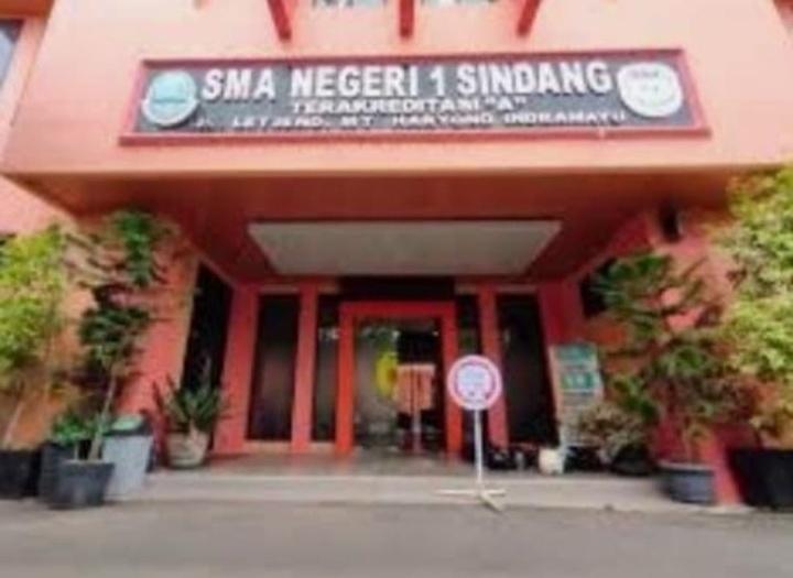 SMA/SMK Maung Digagas  Gubernur Jawa Barat Dedi Mulyadi