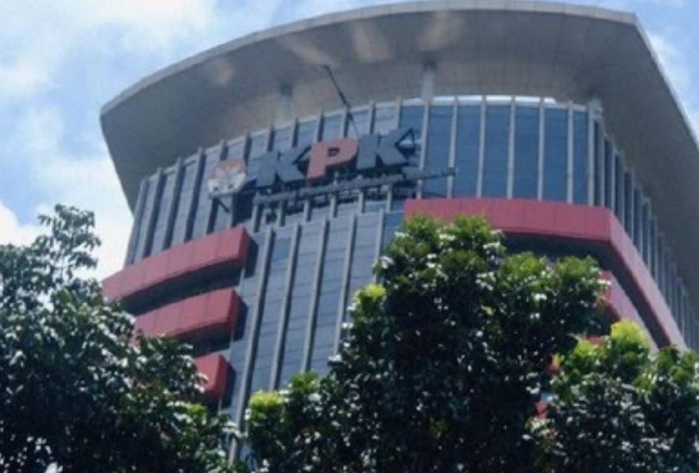 KPK OTT Jual Beli Jabatan Di Kuansing, Bupati Suhardiman Amby & Sekda Zulkarnaen Menghilang
