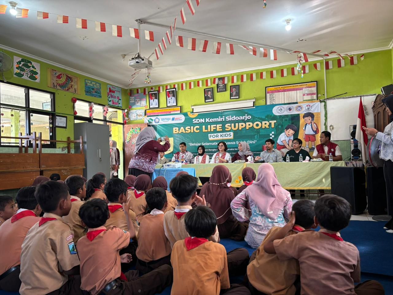 Siswa SDN Kemiri Sidoarjo Antusias Ikuti Pelatihan Basic Life Support untuk Anak