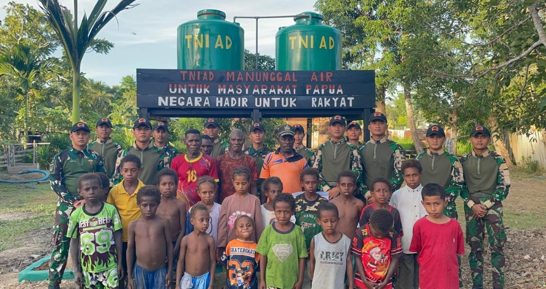 Presiden RI dan Kepala Staf Angkatan Darat  Hadir untuk Rakyat, Melalui Satgas Yonif 123/Rajawali. Pos Mur Bangun Sumur Bor di Kampung Wagin