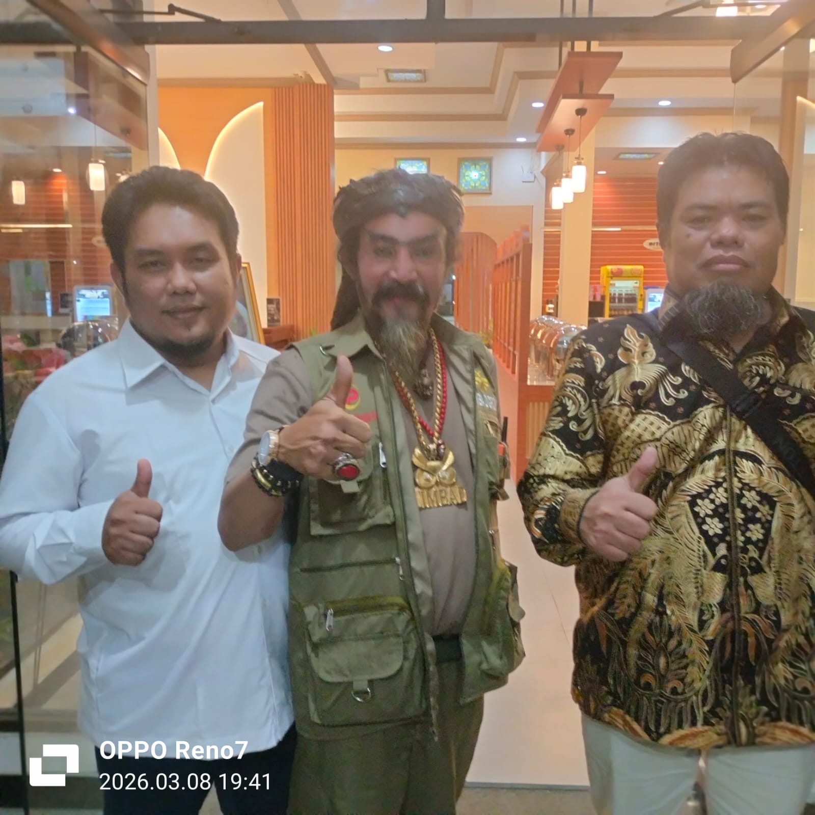 Master Limbad & 2 Tokoh Pengusaha Meriahkan HUT ke_5 Tahun Media Indramayunews