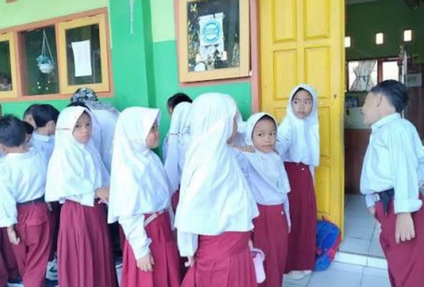 Anak Hari Pertama Sekolah: ‎Harus Ditinggal atau Ditunggu?