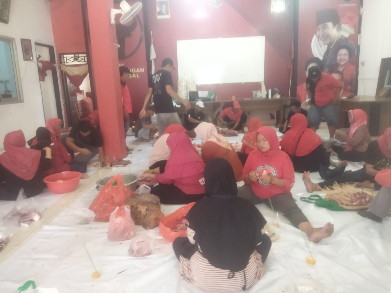 Partai Demokrasi Indonesia Perjuangan Kota Tegal  Potong Hewan Kurban