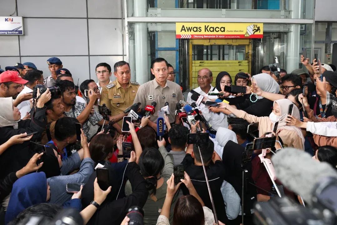 Menko AHY Tinjau Lokasi Kecelakaan KA di Bekasi Timur: Prioritaskan Evakuasi dan Pemulihan Infrastruktur
