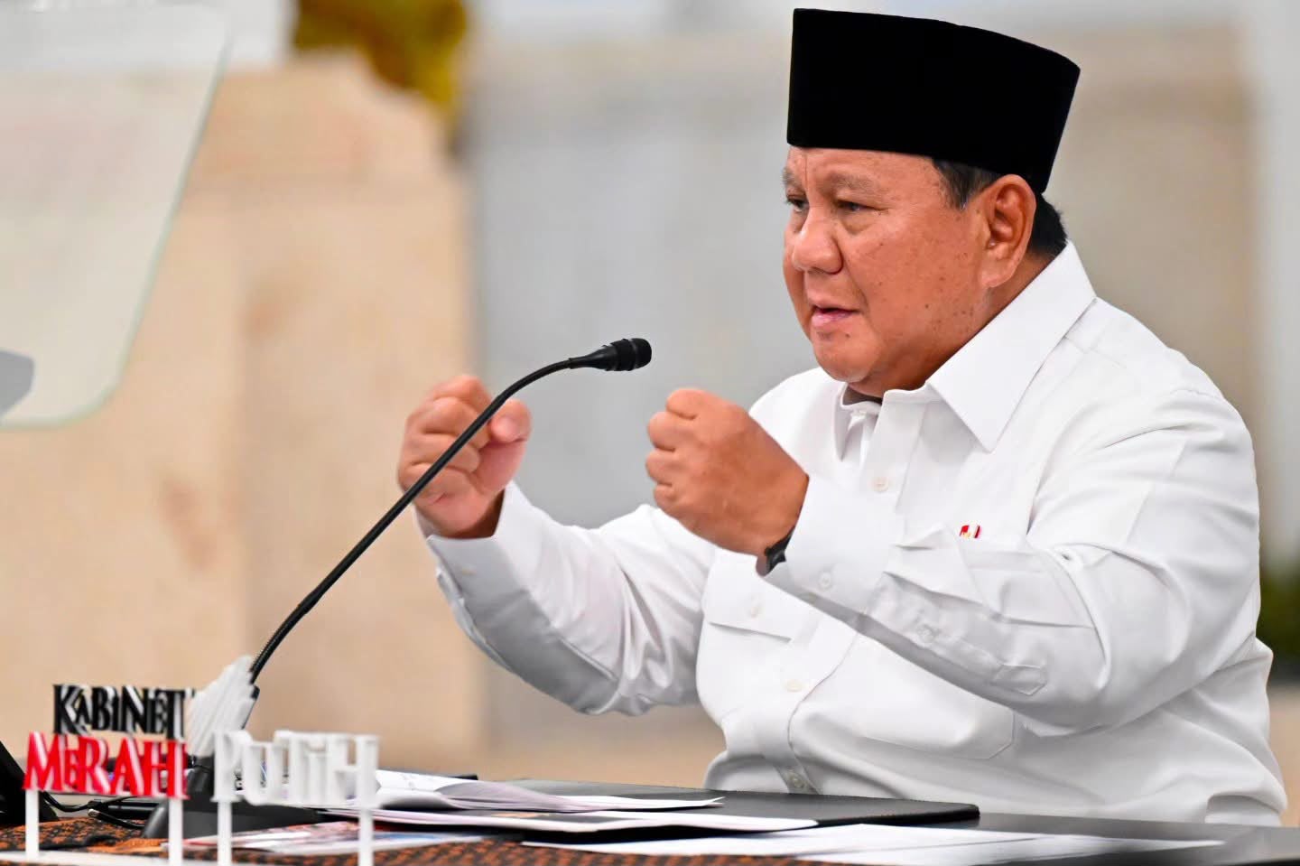 Presiden Prabowo Subianto memimpin Sidang Kabinet Paripurna Di Istana Negara