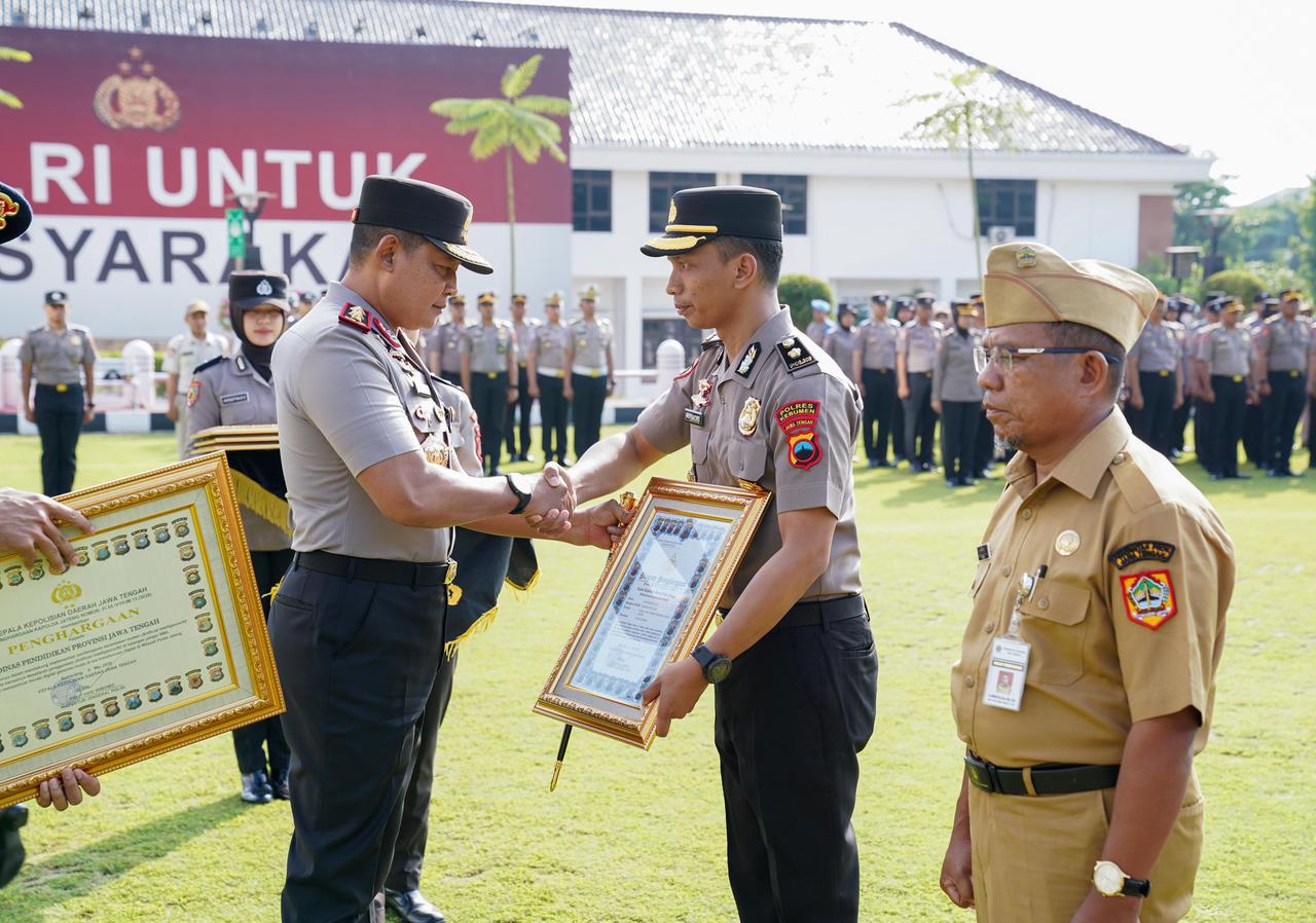 Anggota Humas Polres Tegal Raih Penghargaan Polda Jateng atas Dedikasi di Bidang Literasi Digital