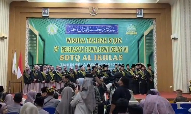Hadiri Wisuda SDTQ Brebes, Den Antoro Apresiasi Kelulusan Siswa dan Hafalan Tahfizh 5 Juz