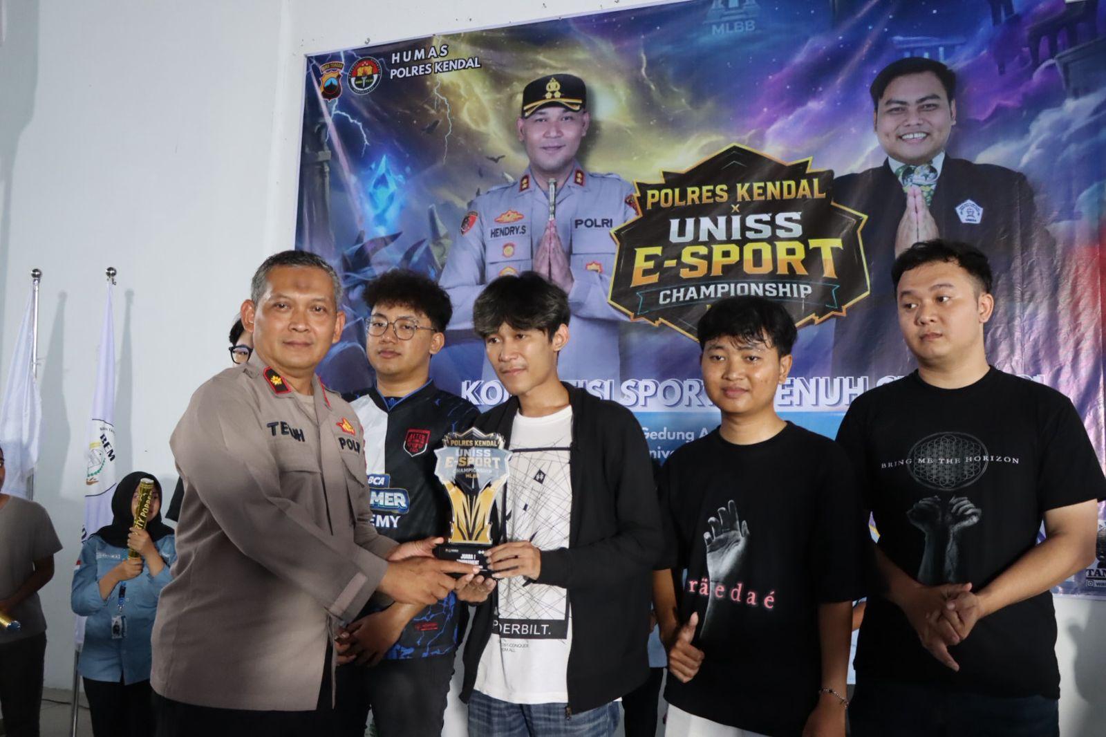 Polres Kendal dan BEM UNISS Sukses Gelar Turnamen E-Sport MLBB: Ajang Rangkul Generasi Muda Salurkan Energi Positif