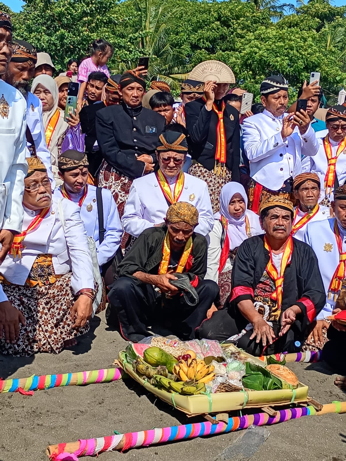 Lestarikan Tradisi Keraton, Pakasa Cilacap Gelar Ritual Adat Metik Sekar Wijaya Kusuma di Nusakambangan