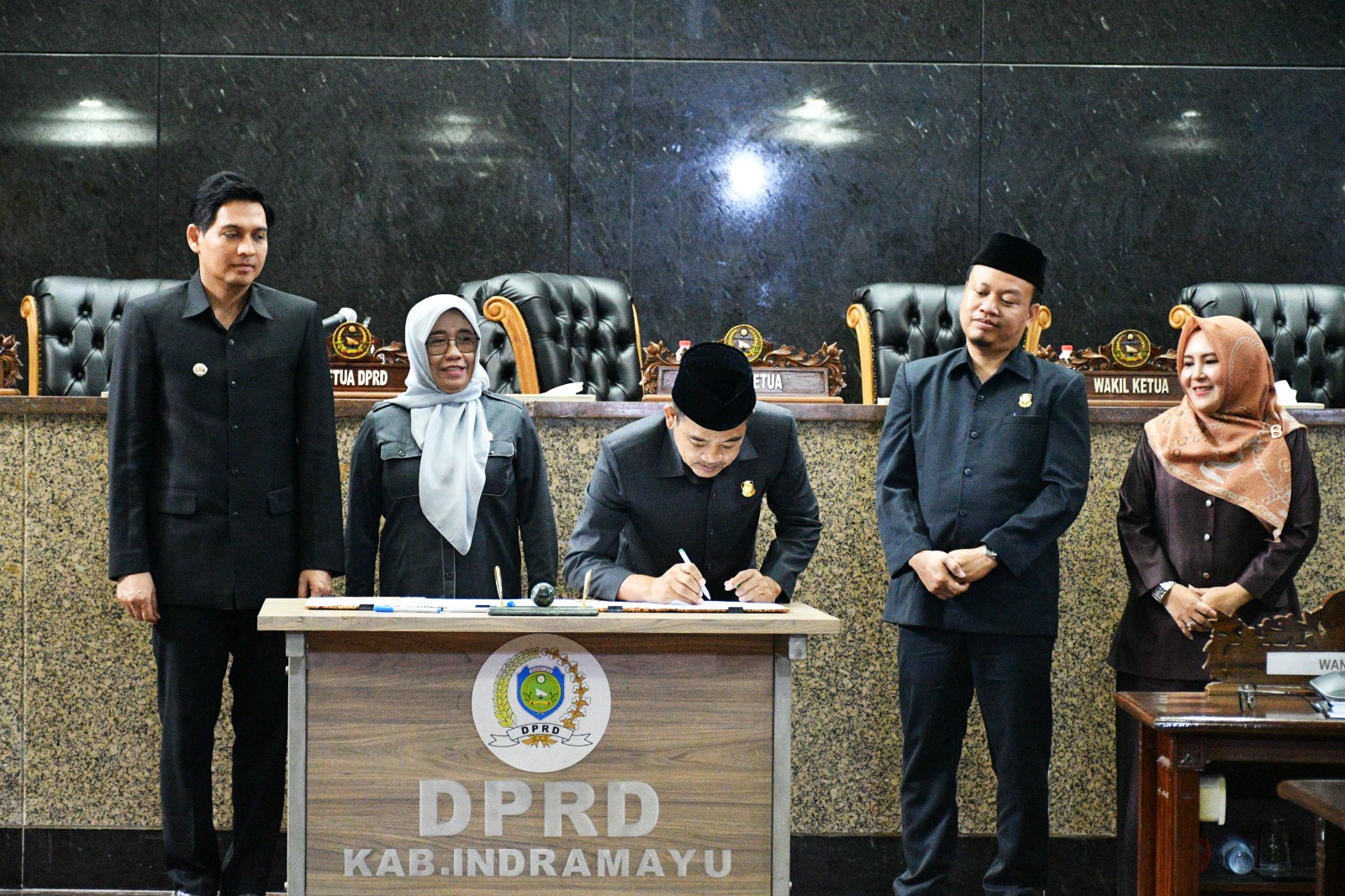 Pansus DPRD INDRAMAYU Bahas  Alih Status RSUD R.A & Penyertaan Modal PT BPR