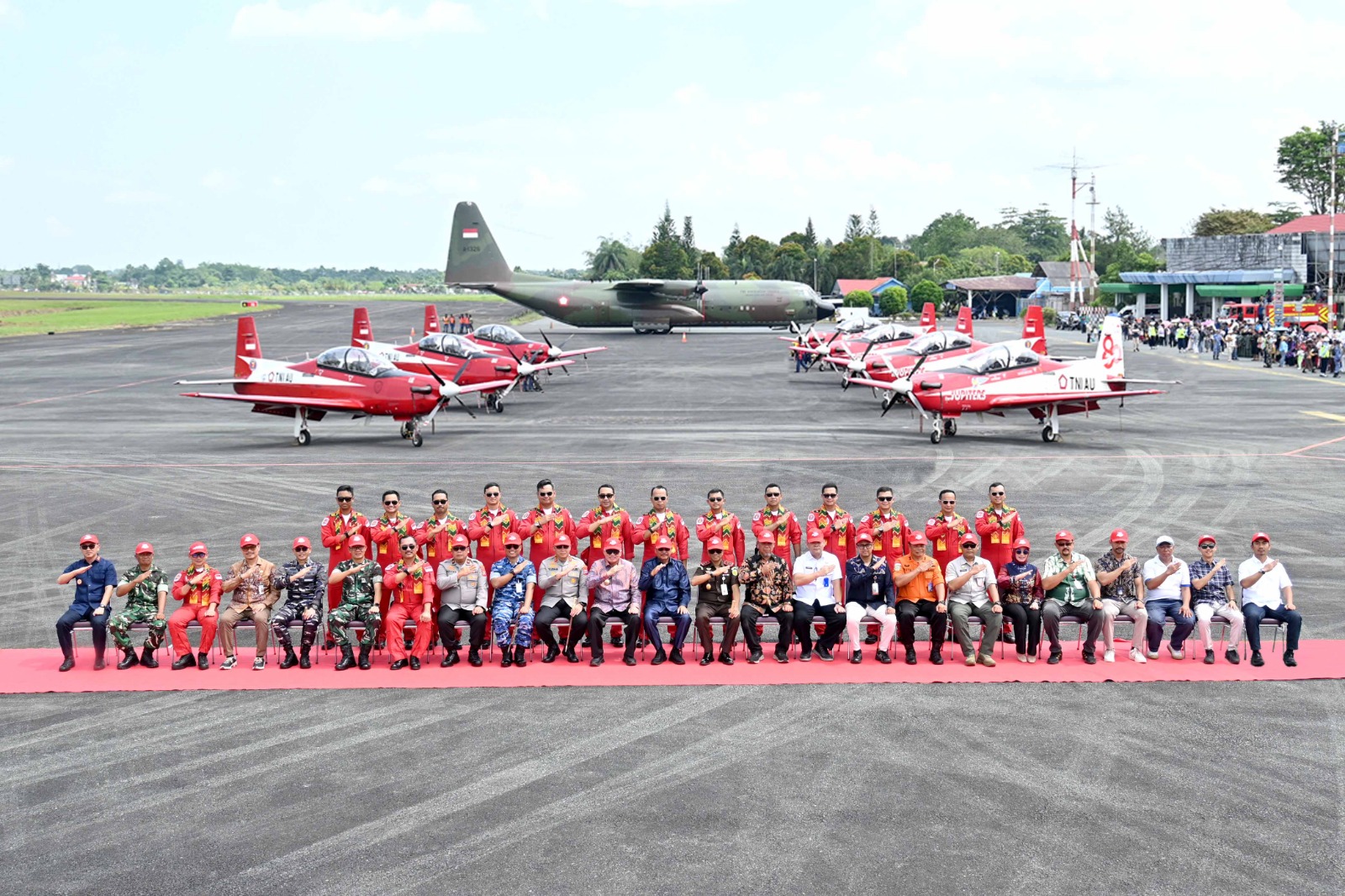 Open Base Jupiter Aerobatic Team di Lanud Sjamsudin Noor, Disambut Meriah Ribuan Warga Banua Padati Apron