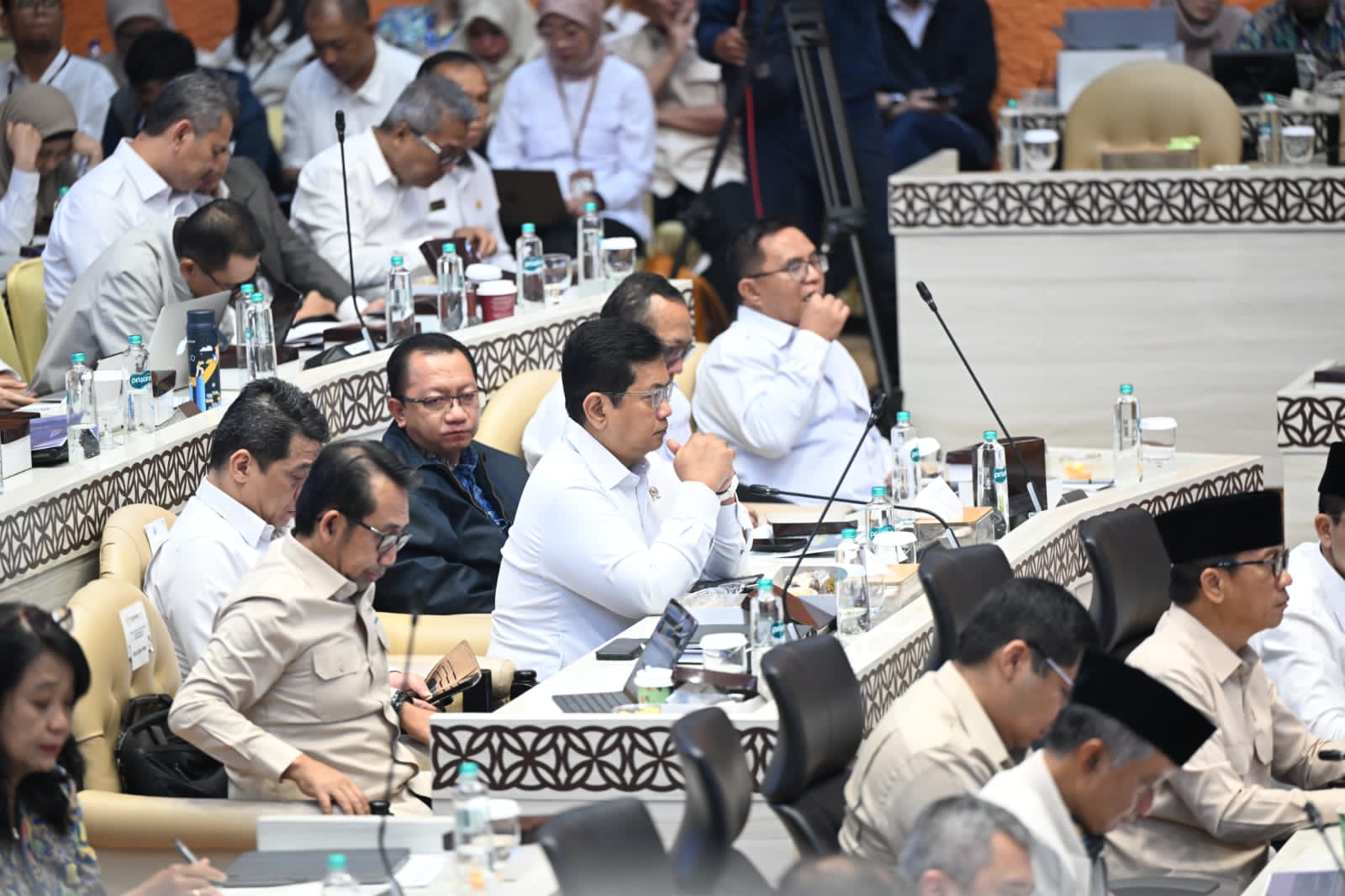 Raker Komisi V DPR-Mitra Kerja, Wamen Viva Yoga: Sinergi Untuk Merealisasikan Program Pembangunan