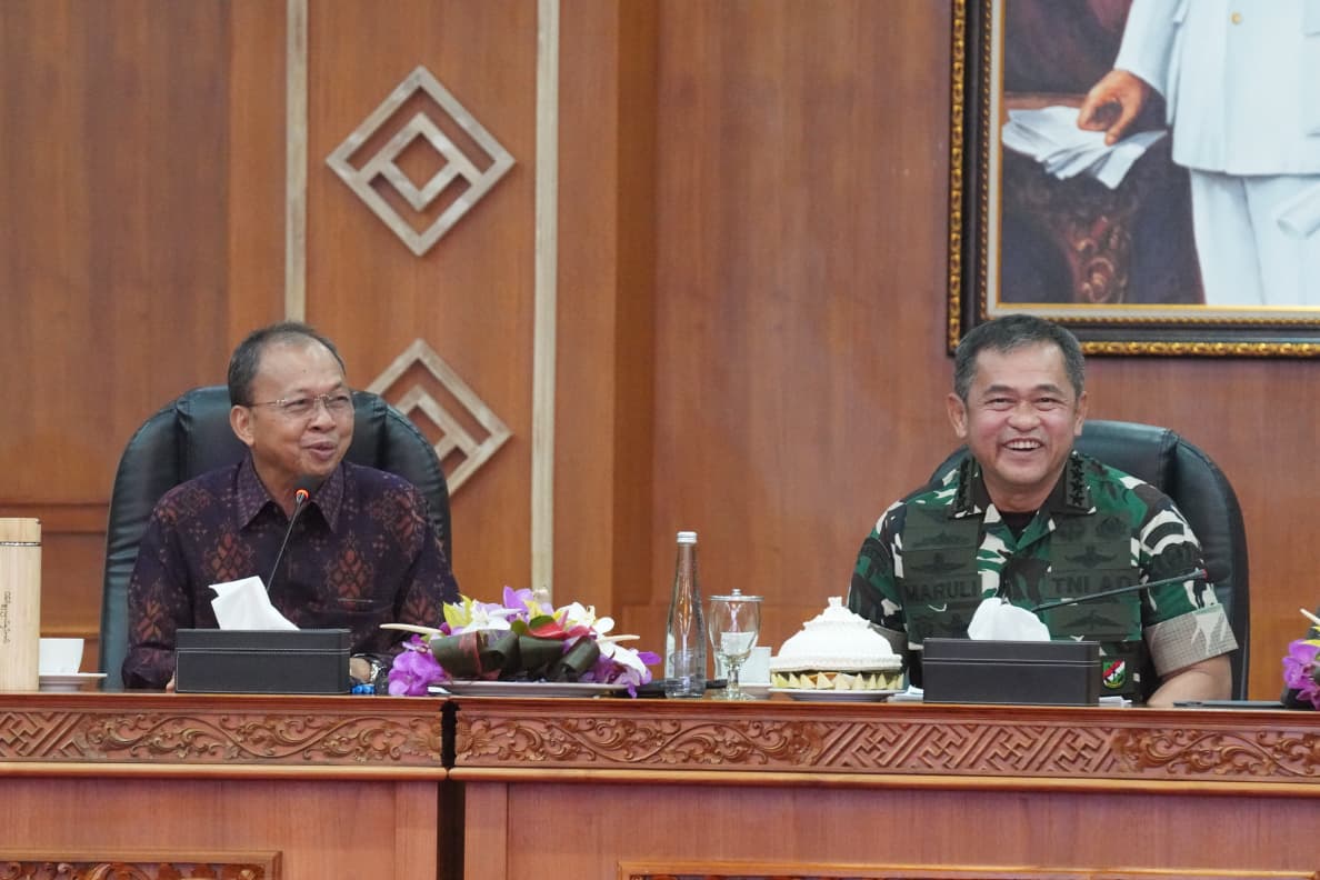 Kasad Jenderal Maruli Tinjau Pengelolaan Sampah Terpadu dan Energi Terbarukan di Bali