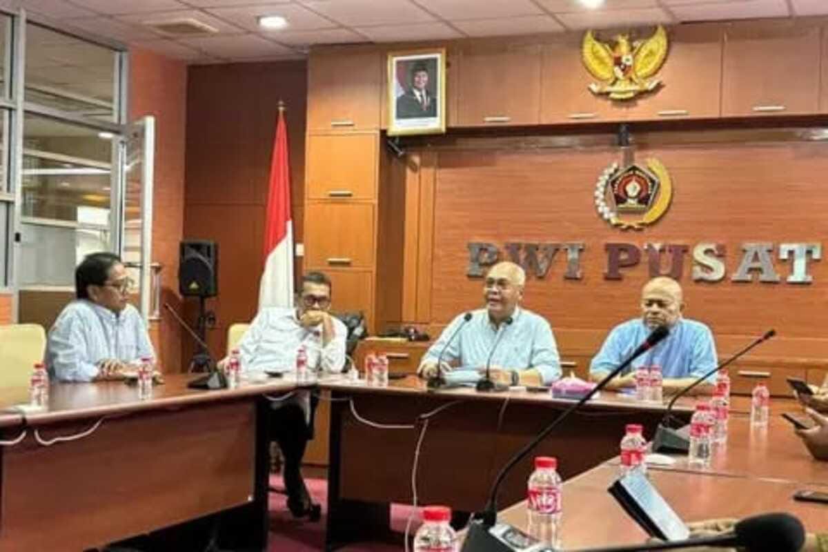 PWI Pusat Minta Hotman Paris Minta Maaf ke Wartawan, Tegaskan Martabat Pers Harus Dihormati