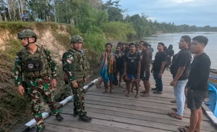 TNI Habema Evakuasi 44 Pendulang Emas yang Terjebak Gangguan OPM di Pegunungan Bintang