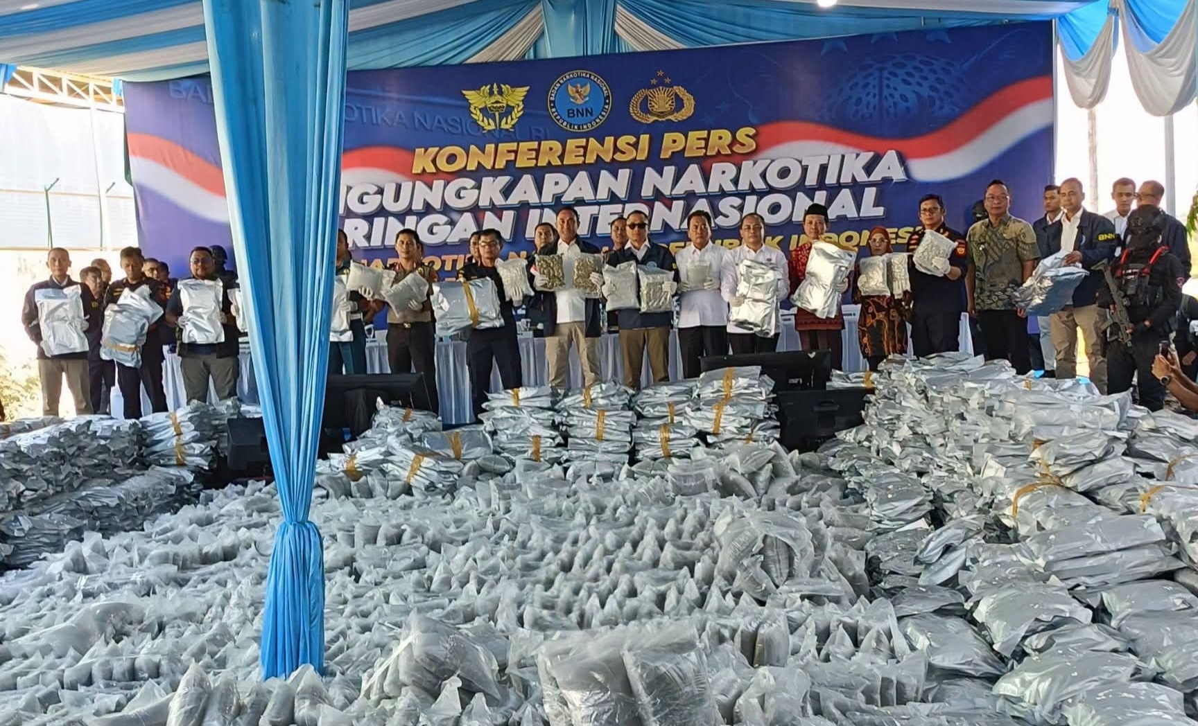 BNN RI Ungkap Penyelundupan 3,37 ton atau 3.371.400 gr Kuncup Bunga Ganja