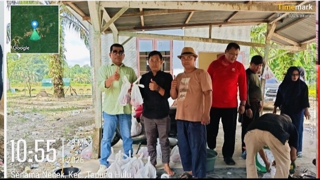 Aksi Humanis Camat Tapung Hulu, Nuryadi S.E. Antar Langsung Daging Kurban ke Rumah Warga Lansia