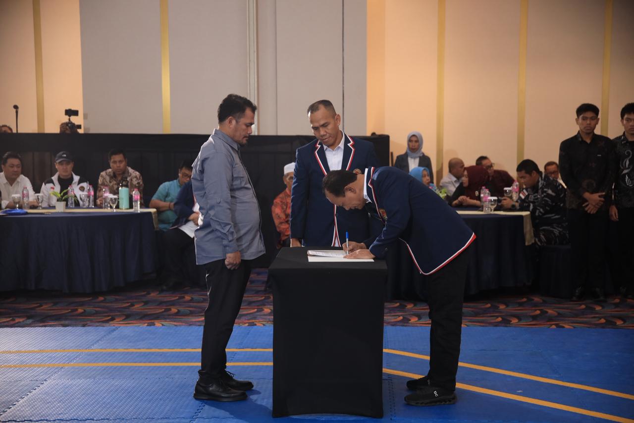 Letjen TNI Richard Tampubolon Lantik Pengurus Taekwondo Maluku Utara di Ternate