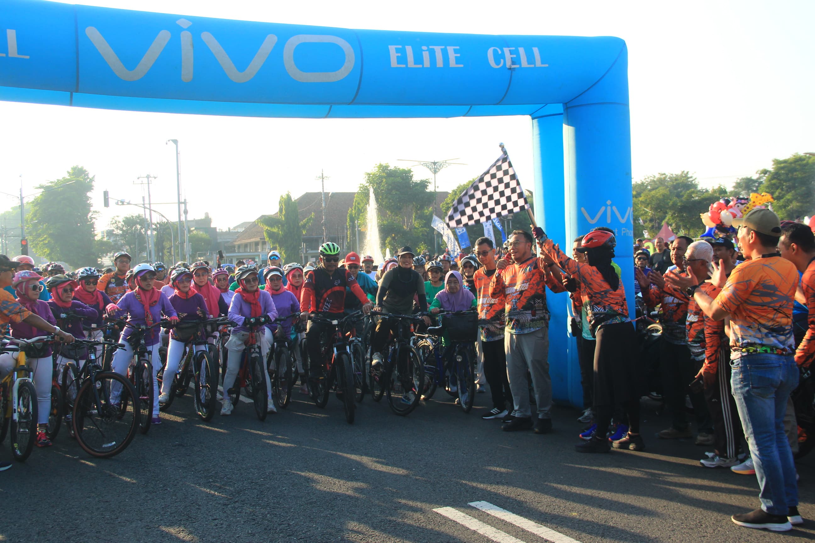 Ribuan Warga Sragen Tumpah Ruah di Fun Bike HUT ke-280, Warga Mondokan Bawa Pulang Sepeda Motor