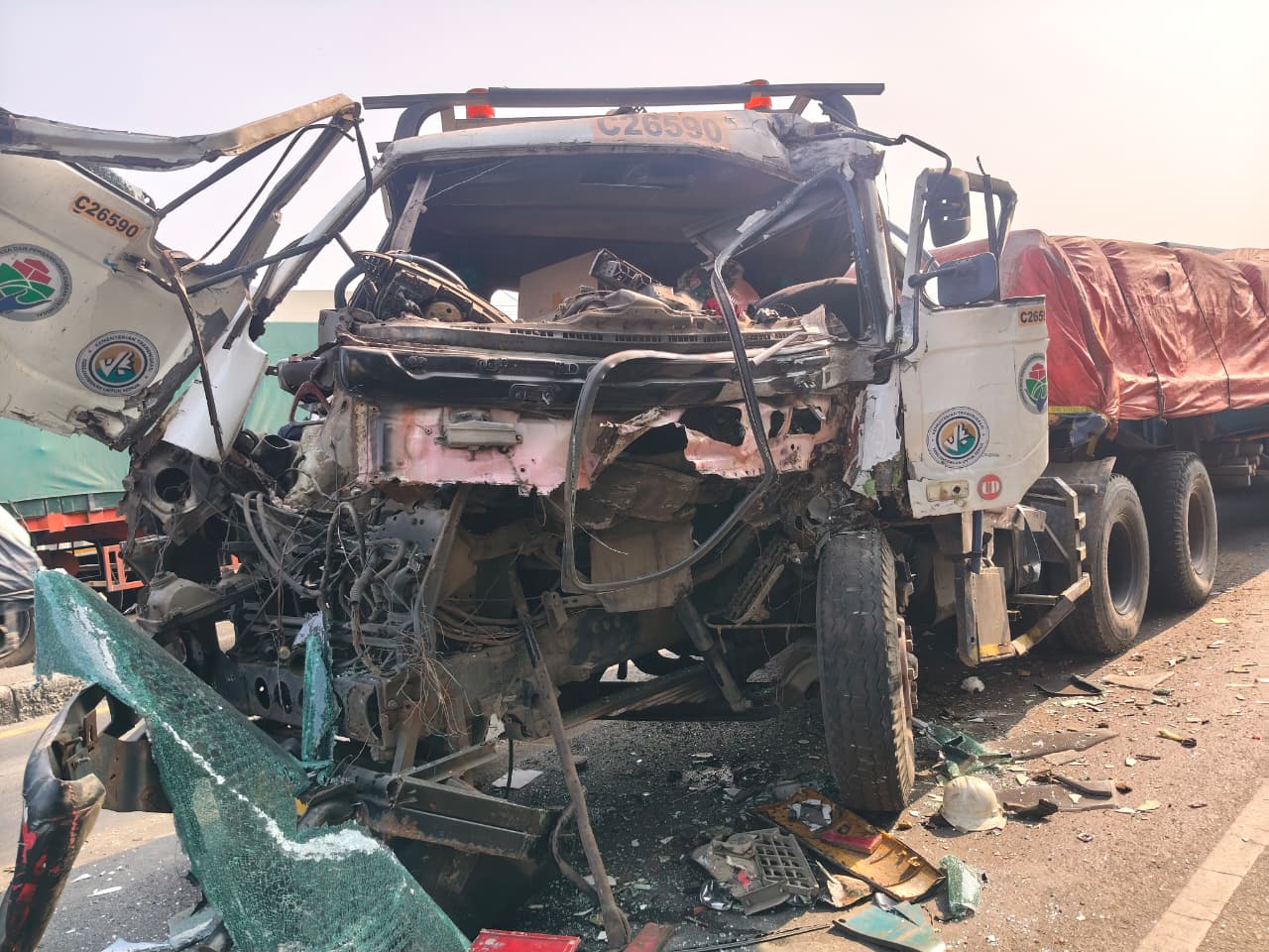 Laka Lantas, TRUCK TABRAK TRUCK DI JALUR BARAT MENUJU TIMUR BREBES