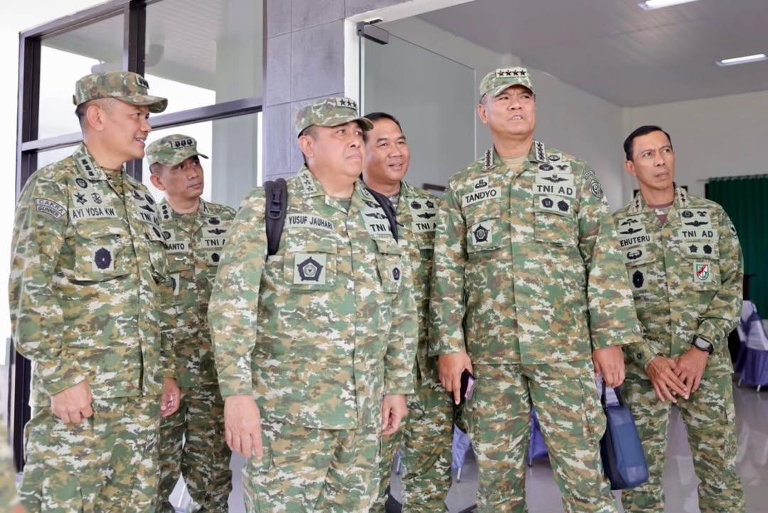 Perkuat Pertahanan di Papua Barat, Menhan RI dan Wapang TNI Kunjungi Yonif TP 808/Mbaham Matta