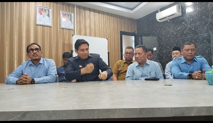 Sorotan Publik ke Perumdam, Lucky Hakim Pilih Bicara Terbuka.